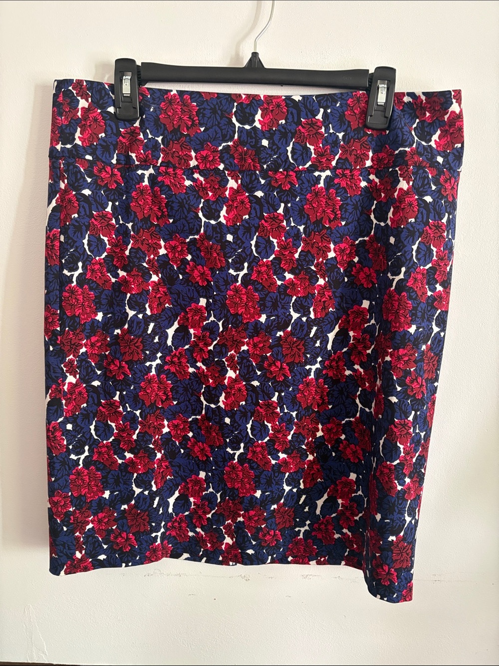 Margaret M Floral Print Pencil Skirt in Navy & Red Womens